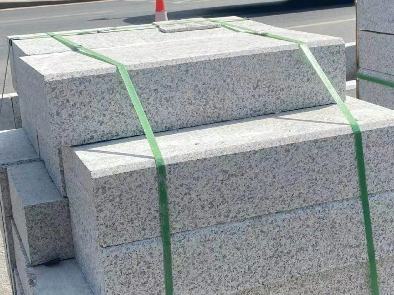 輕松駕馭路沿石加工，成為加工大師！(圖1)