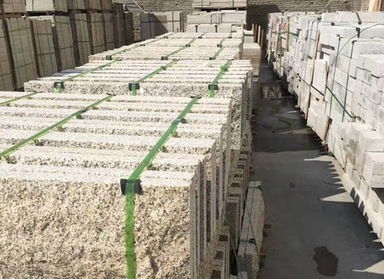 黃銹石外墻干掛：時(shí)尚與質(zhì)感兼具的建筑裝飾材料(圖1)
