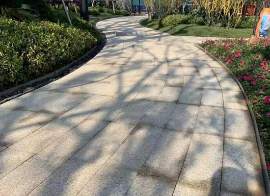 芝麻灰干掛石材，讓建筑更具個(gè)性與獨特魅力(圖1)