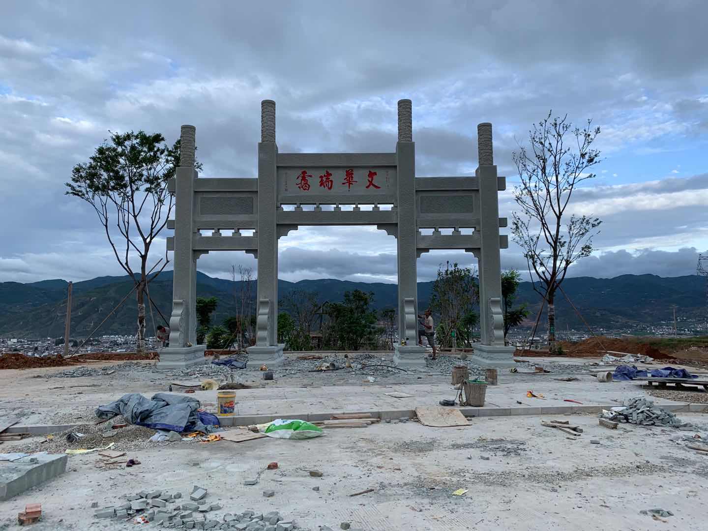 如何選擇和安裝石欄桿，讓你家更加安全美觀(guān)