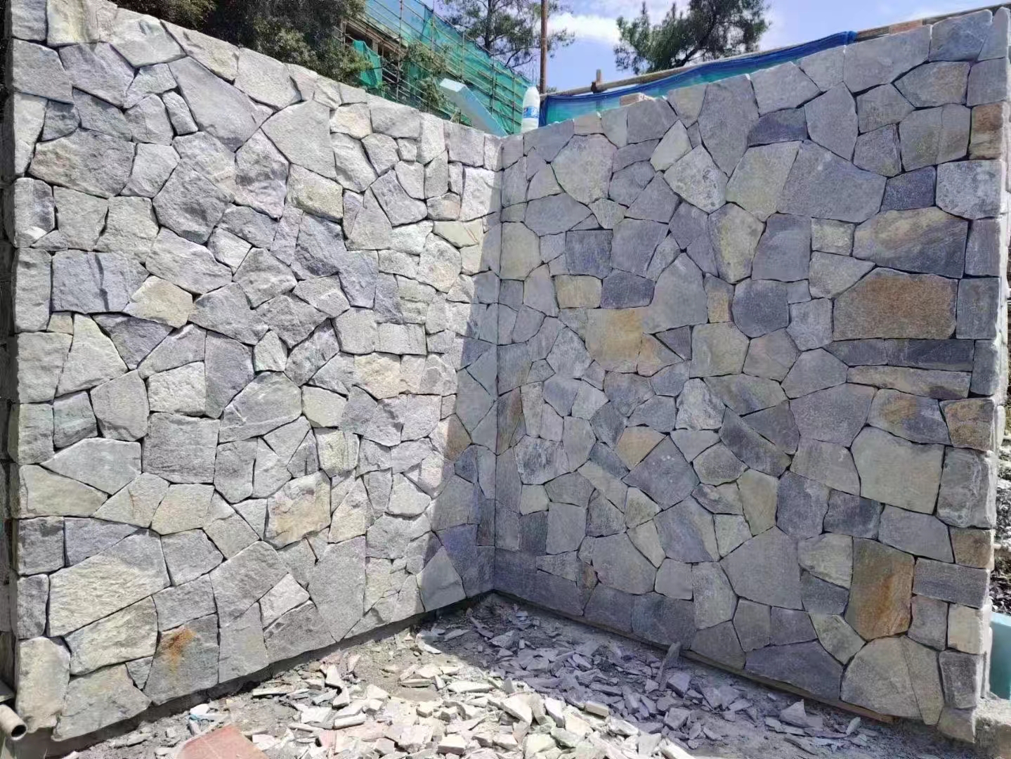 客廳仿古青石板地磚