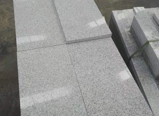 仿石材生態(tài)地鋪石的優(yōu)缺點(diǎn)