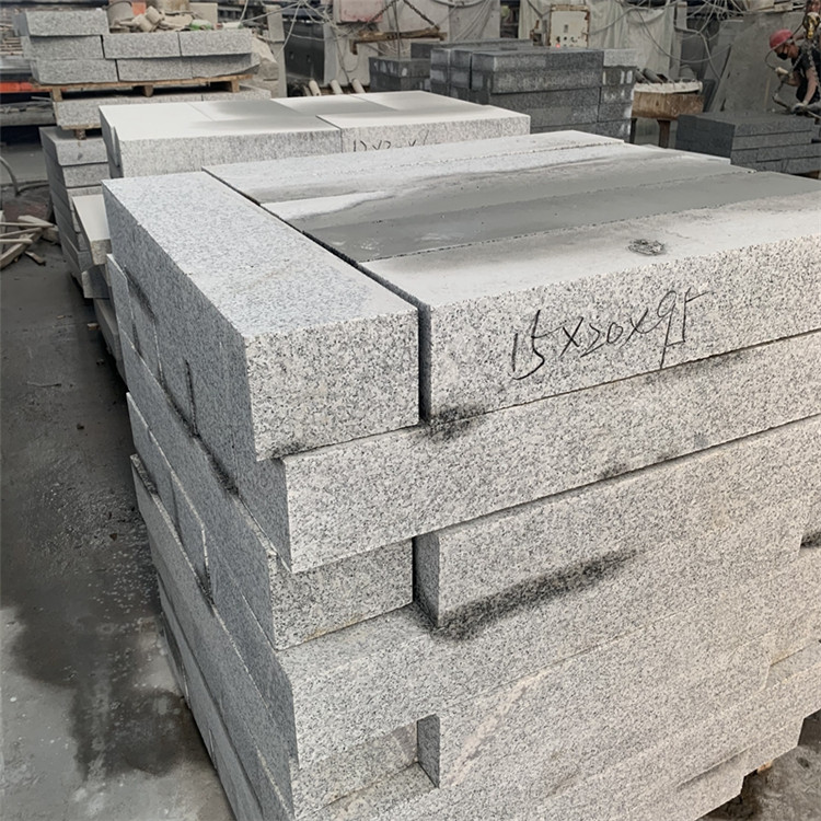 地鋪石300×600價(jià)格與施工難度