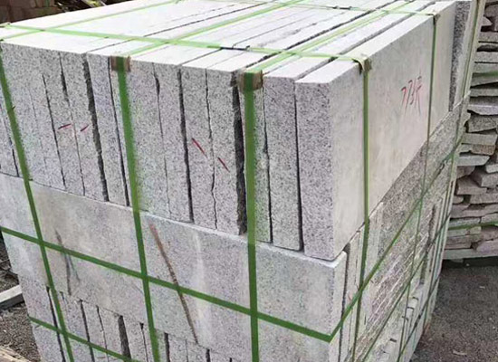 地鋪石300×600價(jià)格與縫隙處理